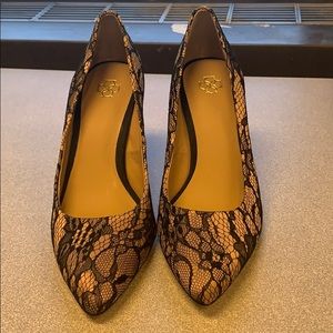 Never worn Ann Taylor lace pumps